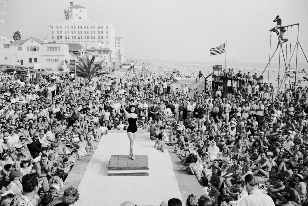 "Miss Muscle Beach" contest, 1951 | Los Angeles Examiner Negatives Collection, 1950-1961/University of Southern California Libraries