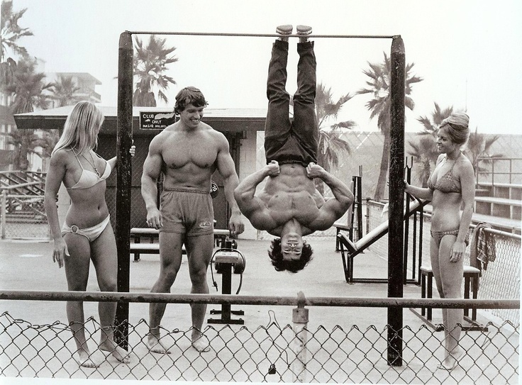 Arnold Schwarzenegger in Muscle Beach